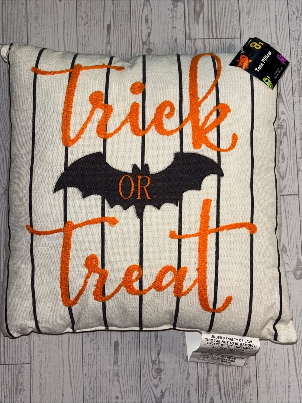 🎃 Set of 2 Halloween Trick or Treat Throw Pillows 14x14 NWT - Picture 5 of 6